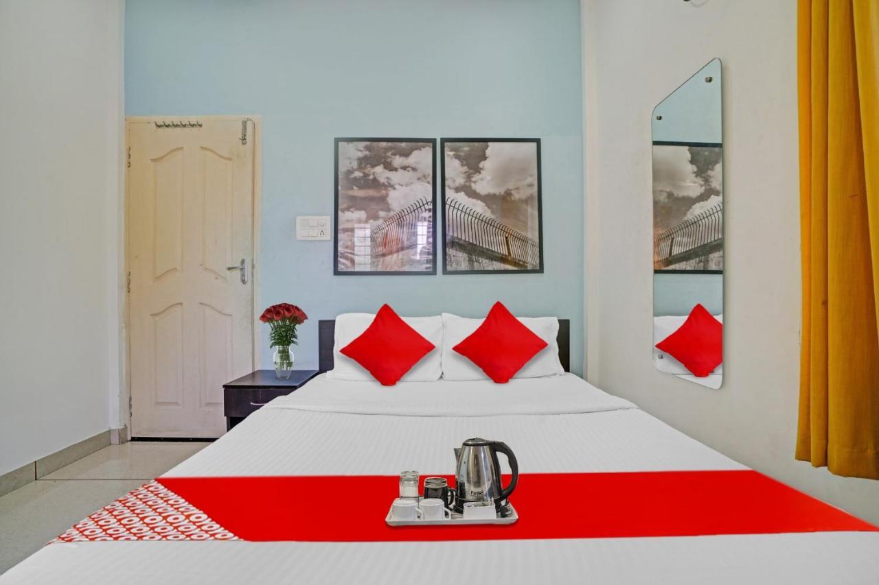 Oyo Thykoodam Sleep Inn Kochi Exterior foto